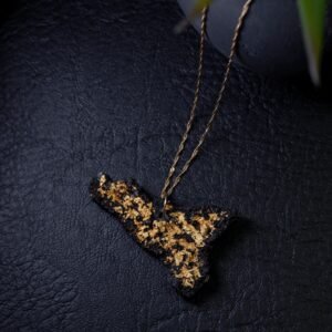 Ciondolo Sicilia in Pietra Lavica dell'Etna con Oro 24k